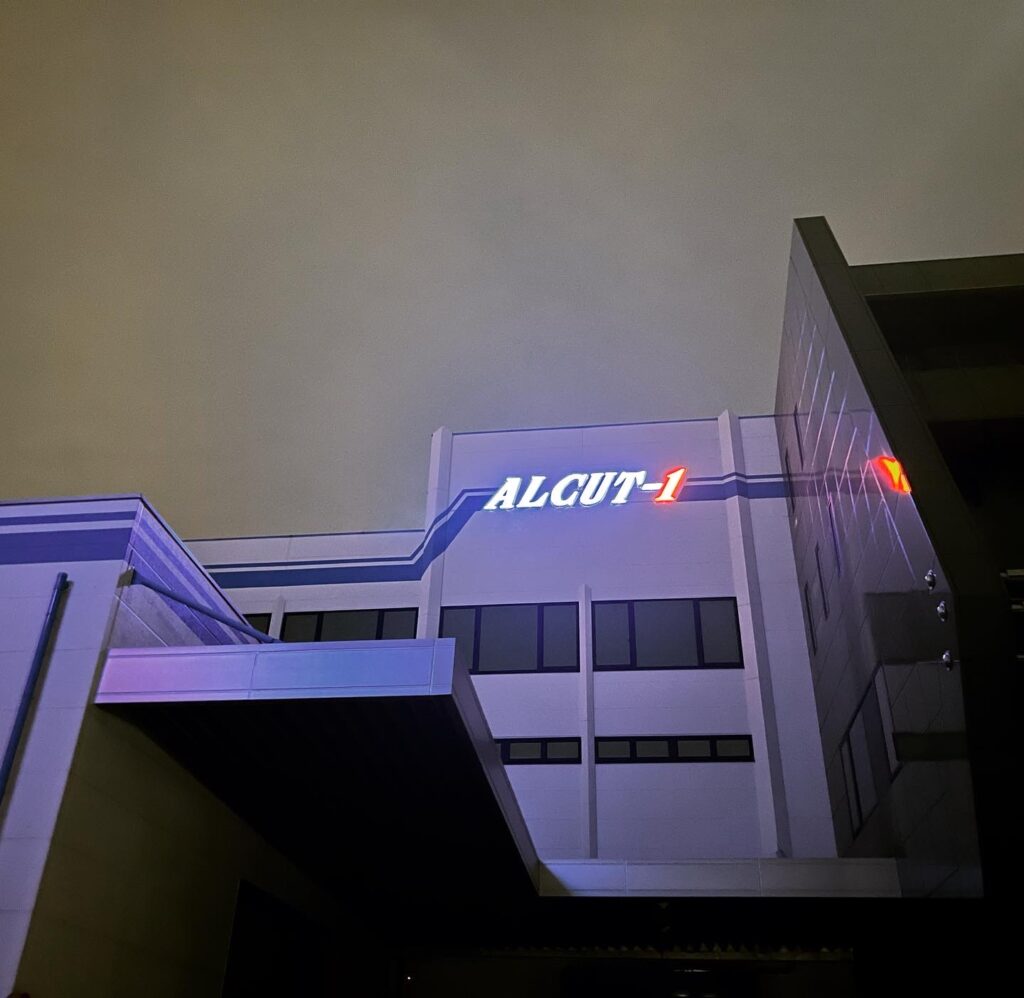 看板のアドセイコー公式サイト内 電飾看板 金属 電飾箱文字 点滅看板 施工事例画像