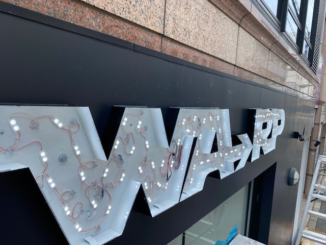 看板のアドセイコー公式サイト内 電飾看板 金属 電飾箱文字 点滅看板 施工事例画像