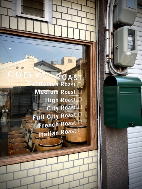 看板のアドセイコー公式サイト内画像 ウインドウ・ドア看板 施工事例画像