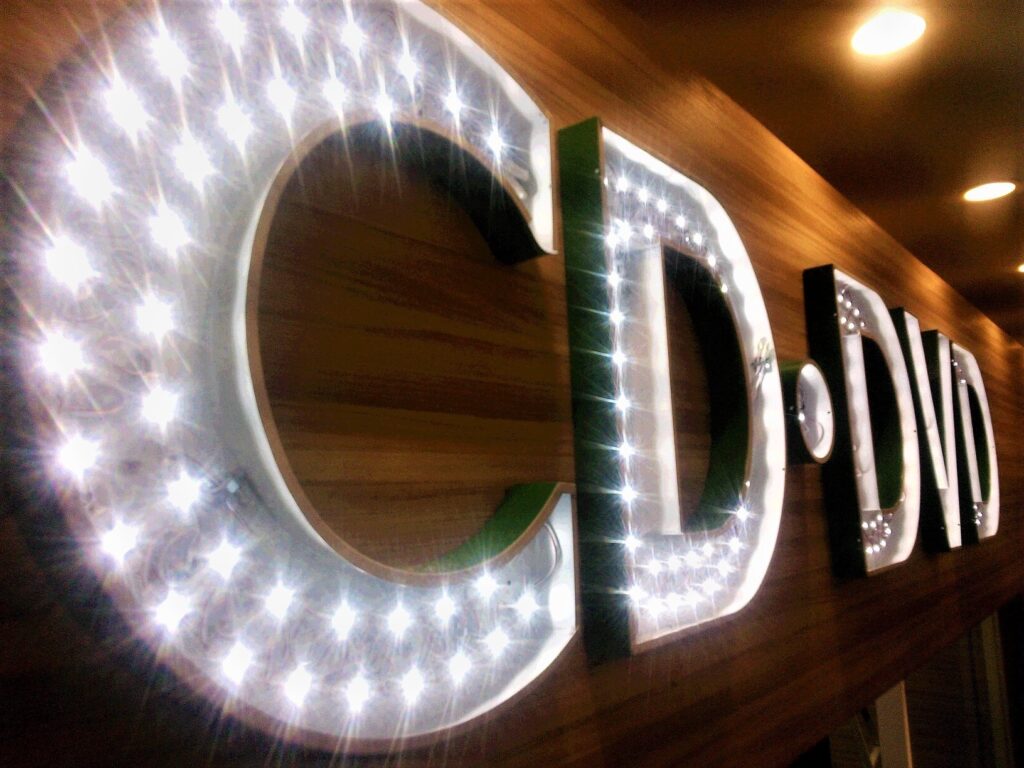 看板のアドセイコー公式サイト内 電飾看板 金属 電飾箱文字 点滅看板 施工事例画像